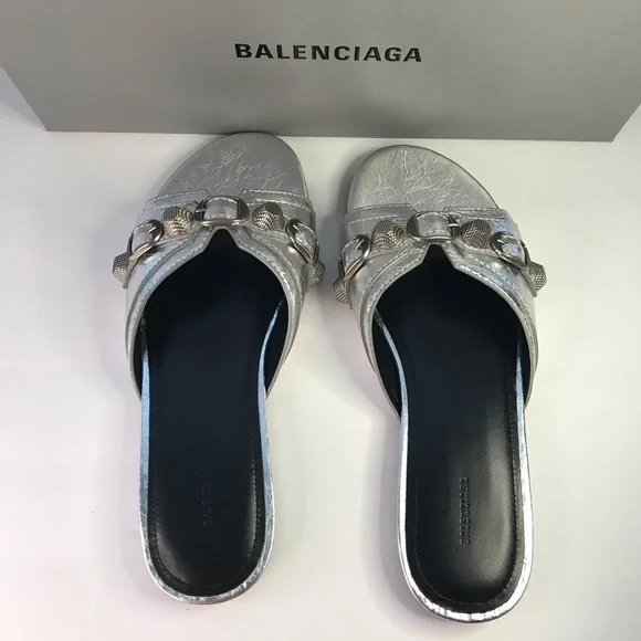 New Authentic BALENCIAGA
Cagole embellished metallic textured-leather sandals - Picture 3 of 15